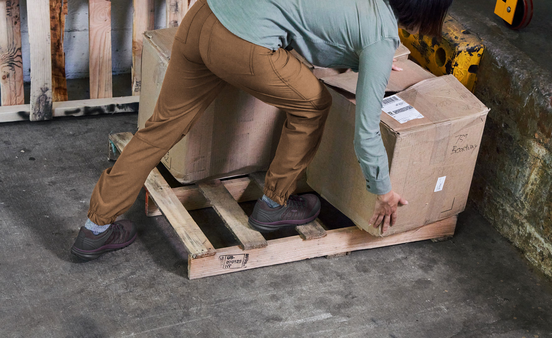 Women's Vista Energy ESD (Carbon Toe) | Magnet/Prune Purple - Image 6